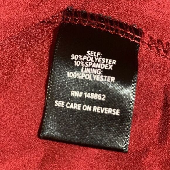 Torrid Wm’s Sz 4 Red Sweatheart Neckline Keyhole Back Lined Peplum Blouse - Picture 4 of 4